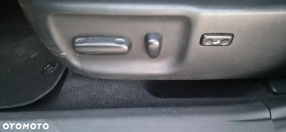 Toyota Avensis - 14