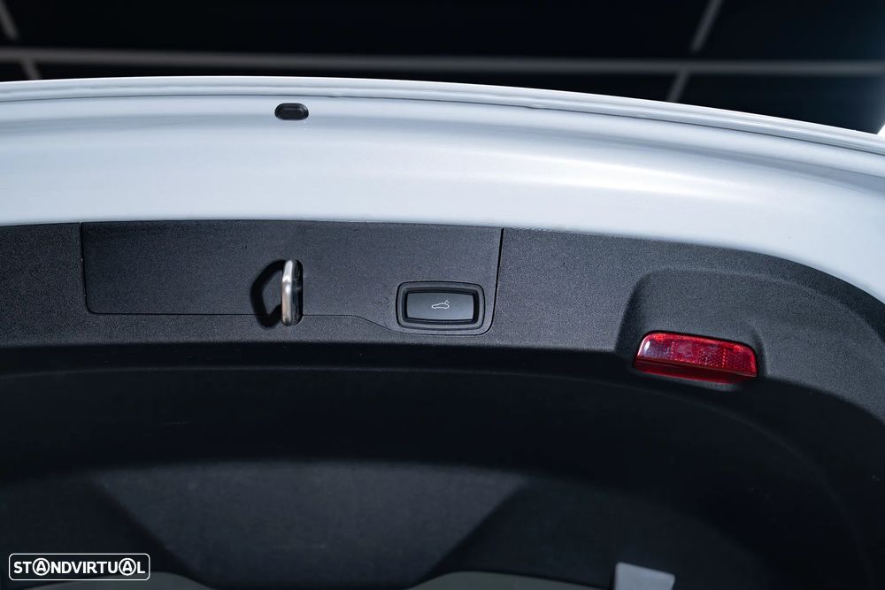 Porsche Taycan Cross Turismo 4 - 17