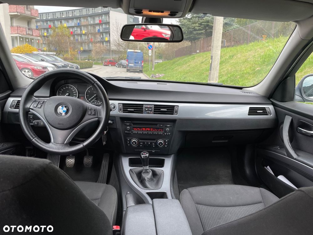 BMW Seria 3 320i - 12