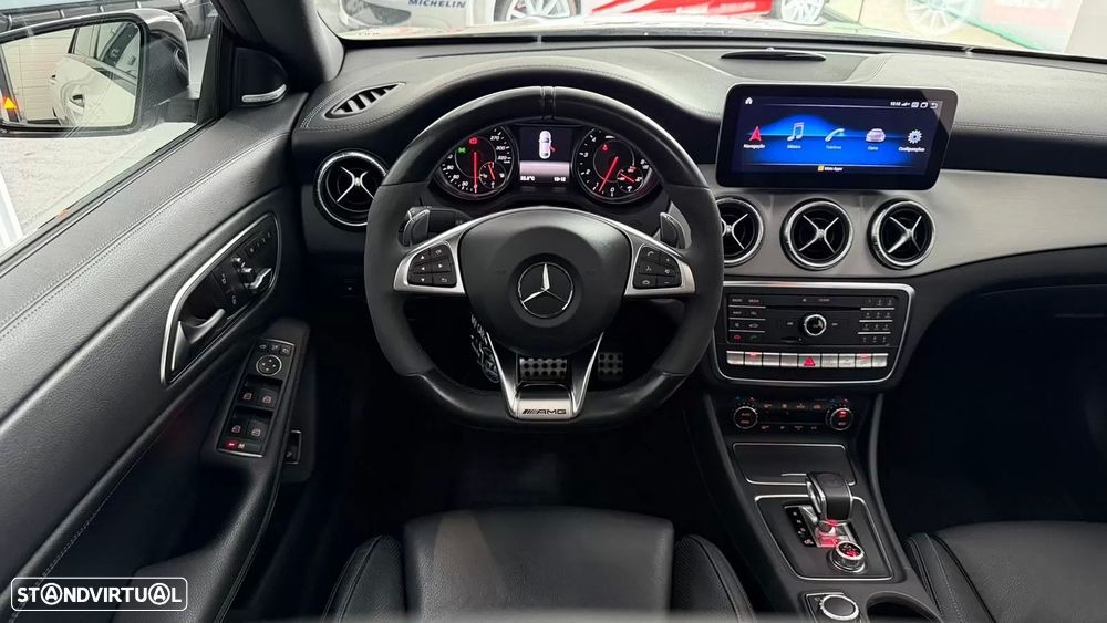Mercedes-Benz CLA 45 AMG 4Matic 7G-DCT - 24