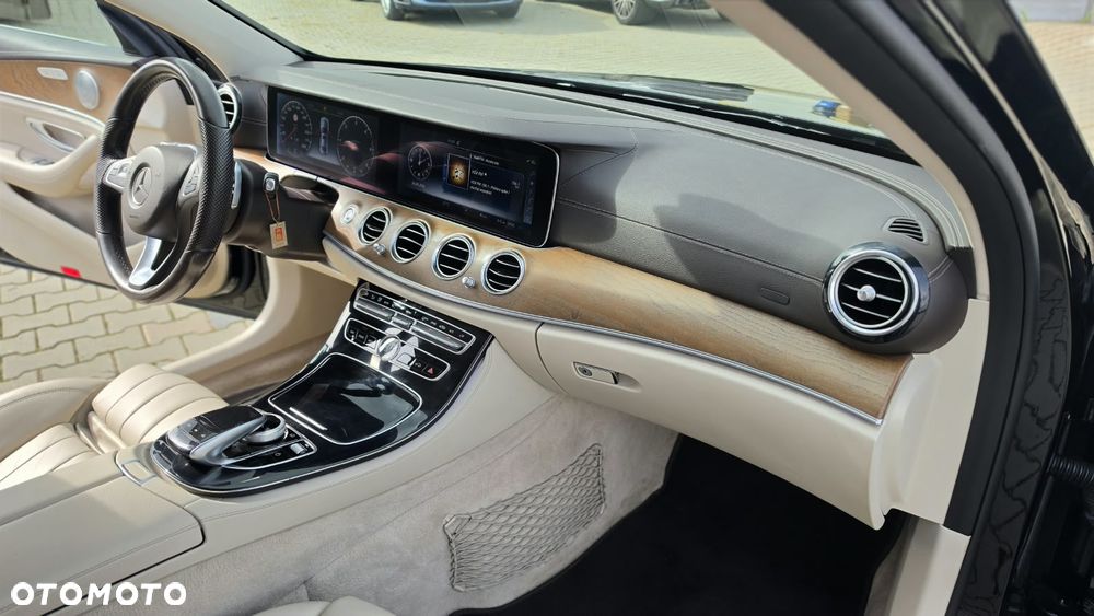 Mercedes-Benz Klasa E - 12