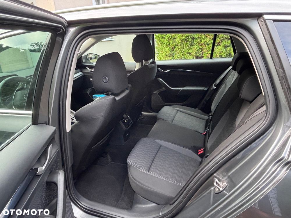 Skoda Octavia 1.5 TSI mHEV Selection DSG - 15