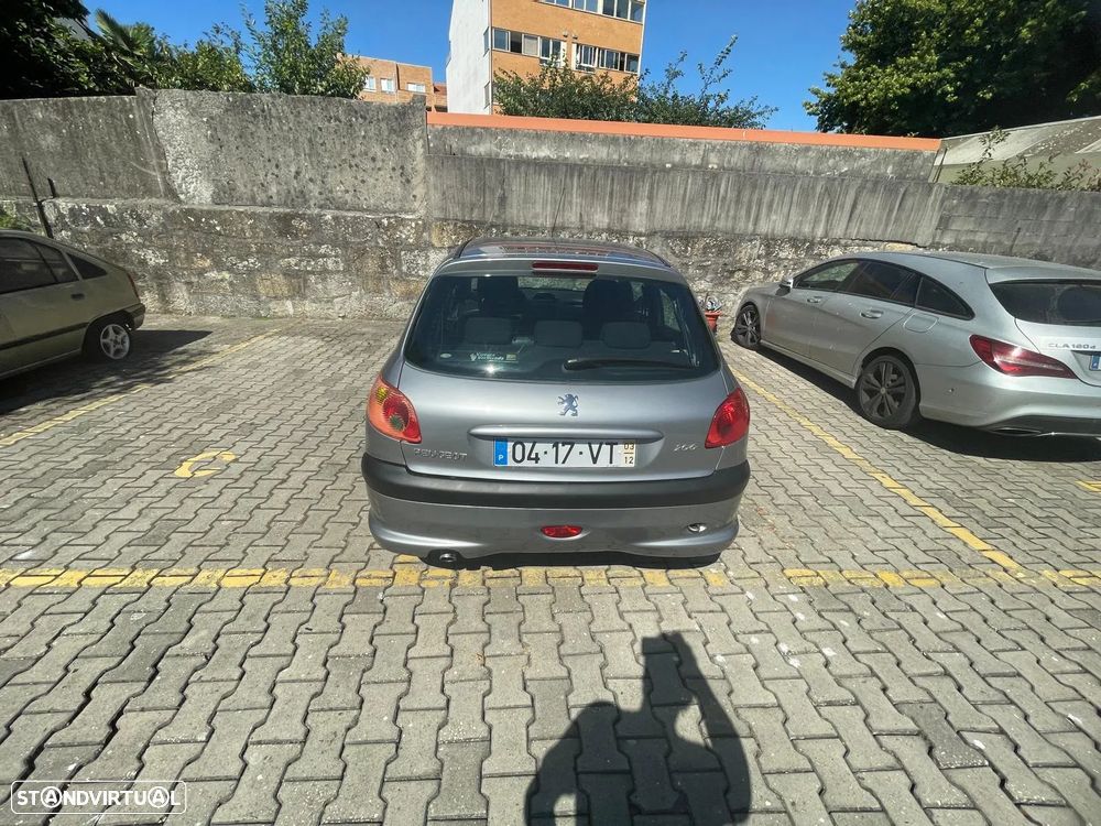 Peugeot 206 1.1 Color Line - 32