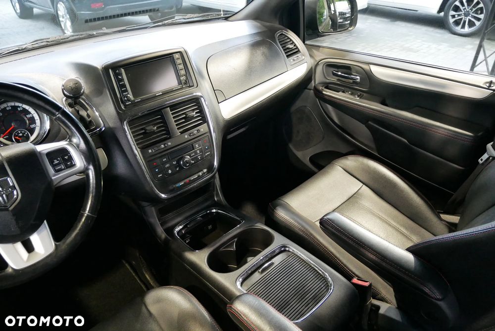 Dodge Grand Caravan - 19