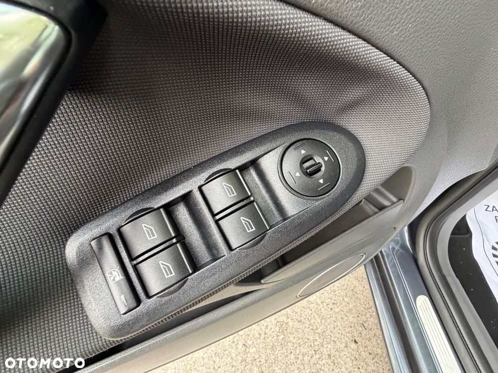Ford C-MAX 1.8 Titanium - 16
