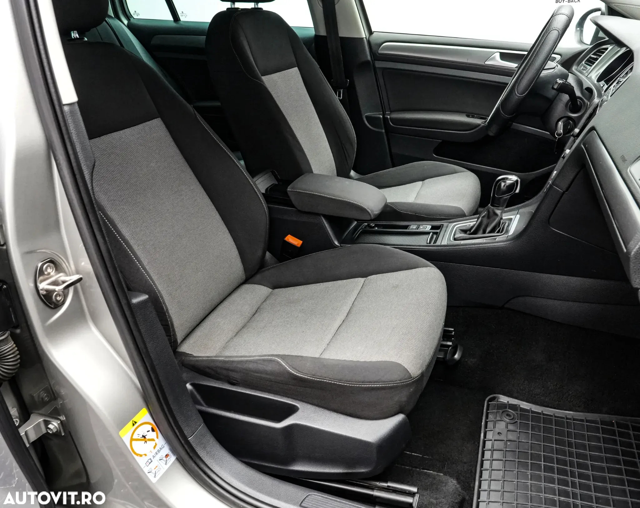Volkswagen Golf 1.6 TDI DPF DSG Trendline - 12