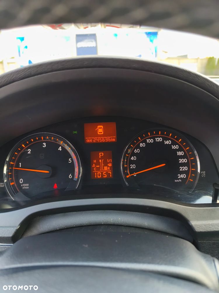 Toyota Avensis - 9