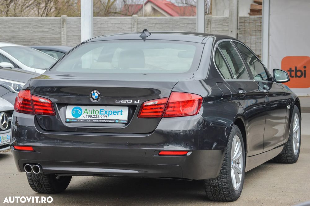 BMW Seria 5 520d Aut. Luxury Line - 10