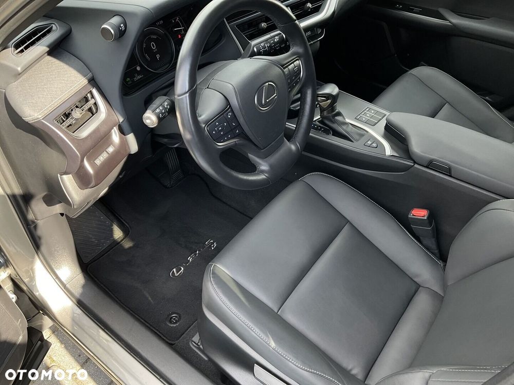 Lexus UX 250h GPF F Sport Design 2WD - 20