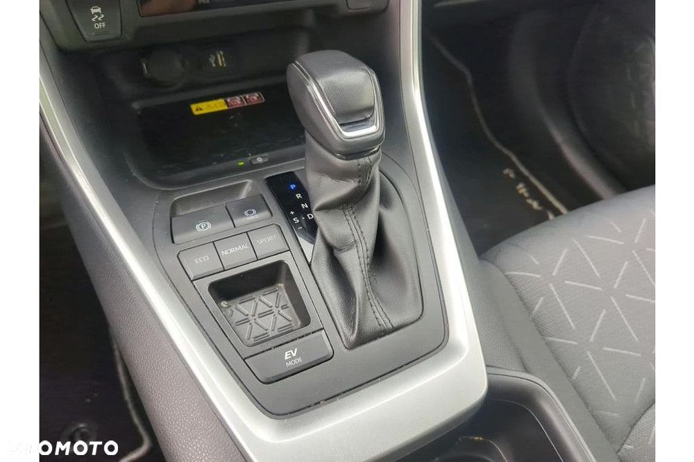 Toyota RAV4 - 10