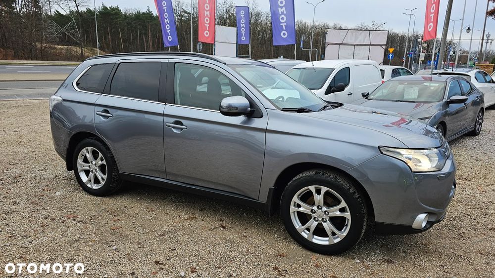 Mitsubishi Outlander 2.2 DID Intense + - 32