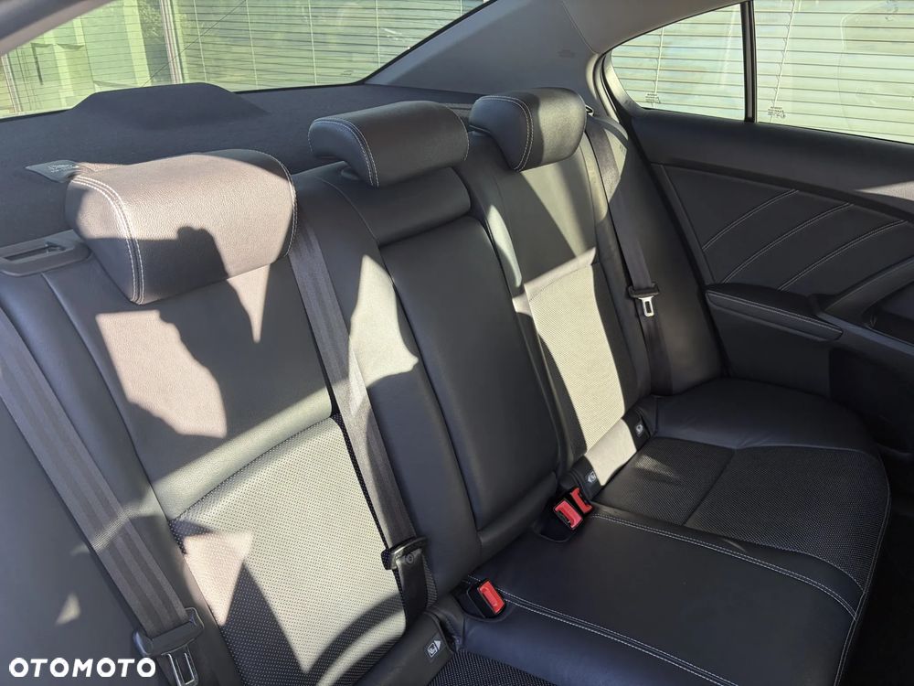 Toyota Avensis 1.8 Prestige MS - 39