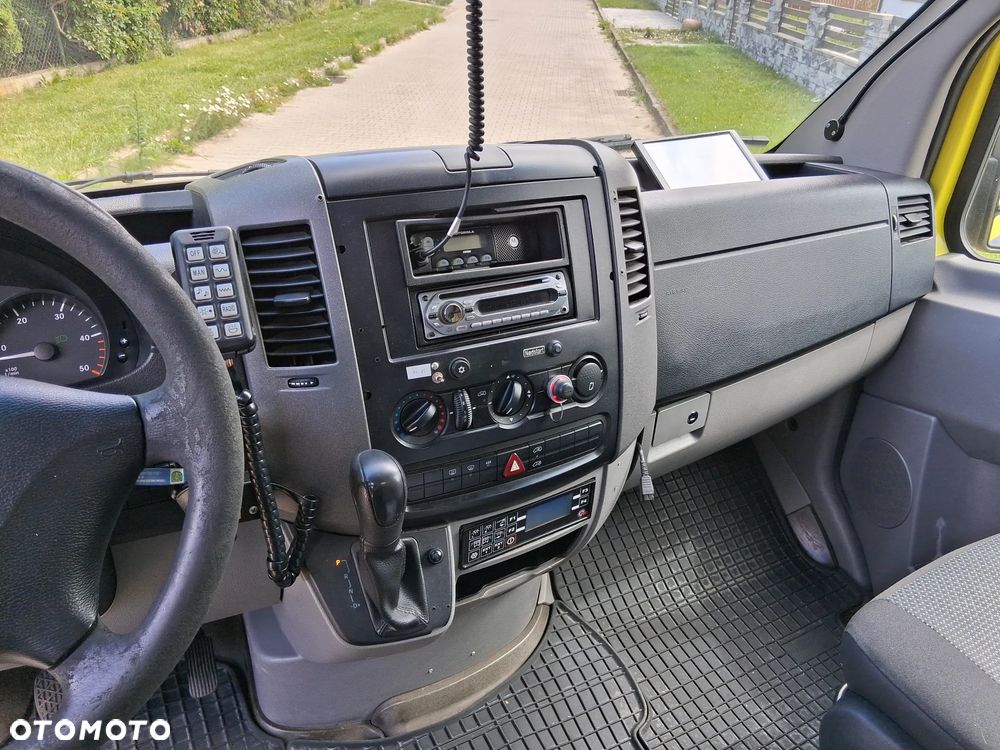Mercedes-Benz Sprinter - 14
