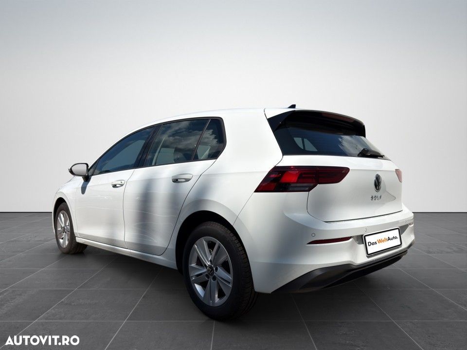 Volkswagen Golf - 8