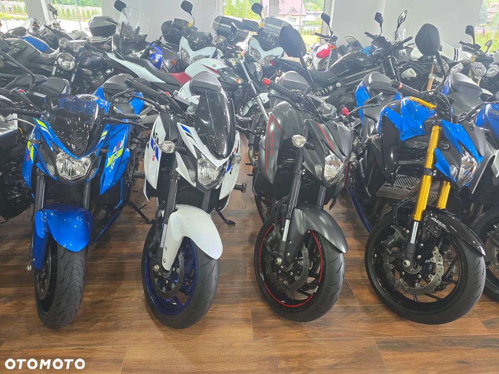 Suzuki GSX - 33