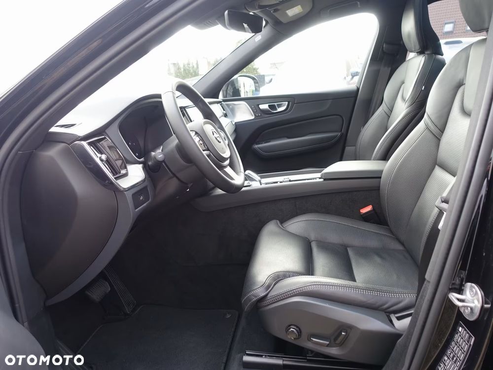 Volvo XC 60 B5 B AWD Ultra Black Edition - 13