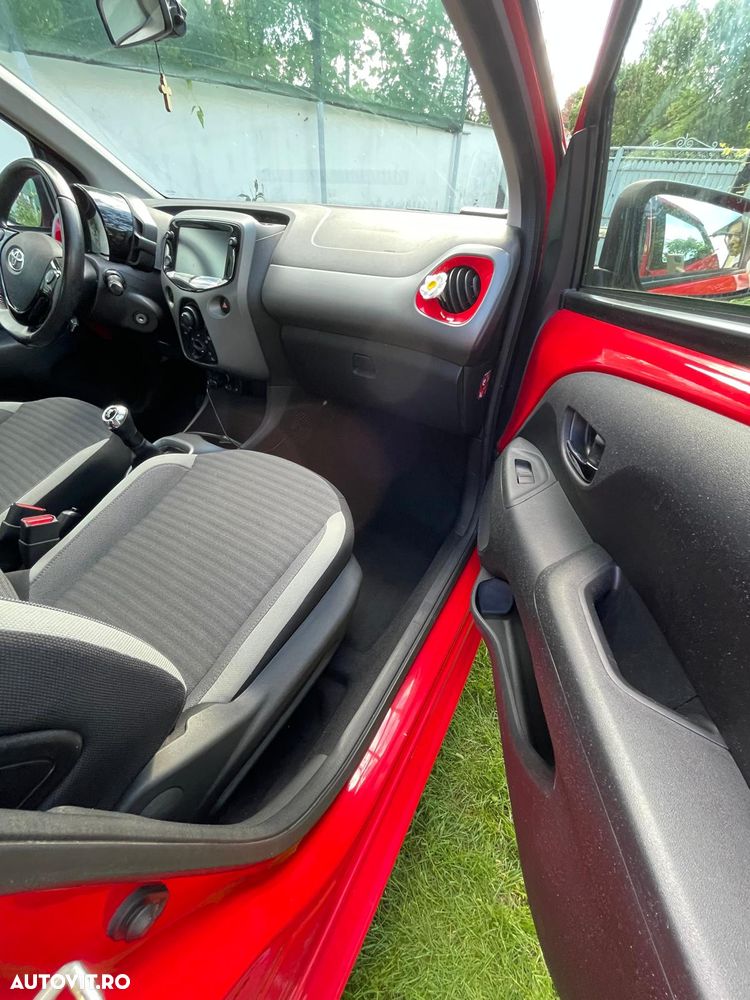Toyota Aygo 1.0 VVY-I 5 usi X-play - 9