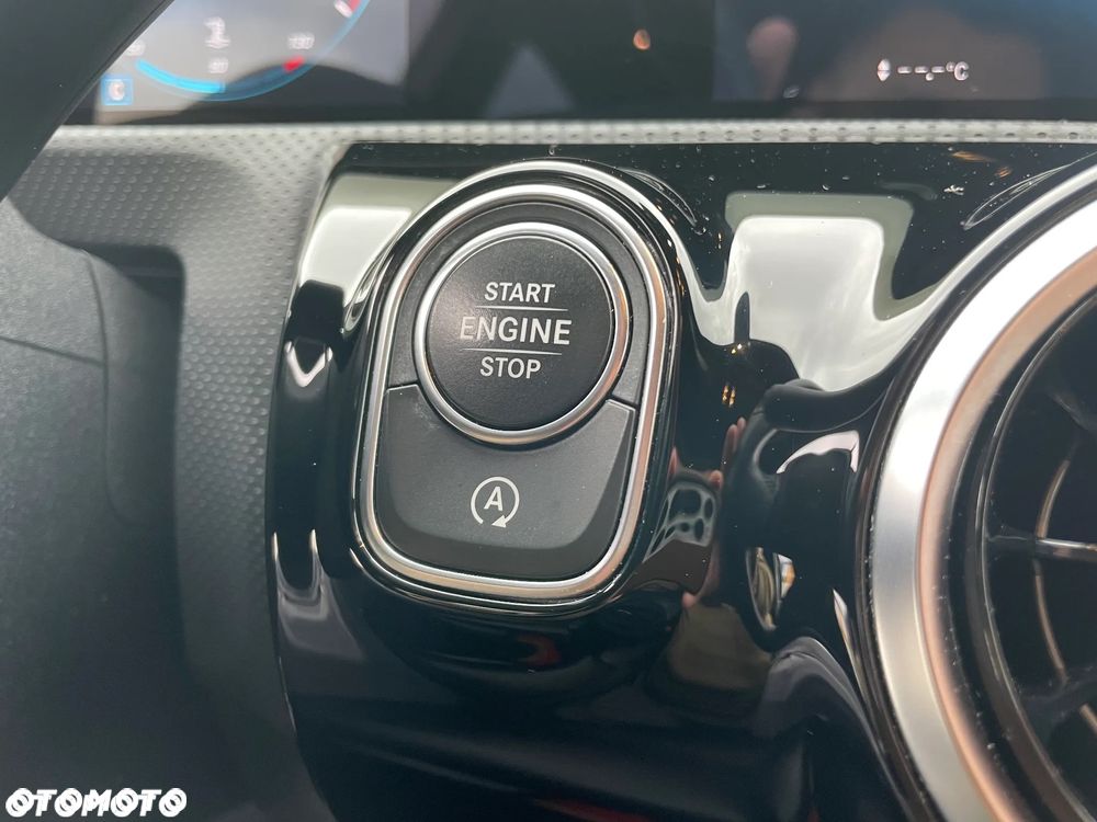 Mercedes-Benz Klasa A 180 Progressive 7G-DCT - 34