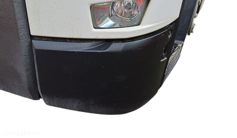 NAROŻNIK NAKŁADKA OSŁONA POLIK  LEWA POSZYCIE BELKI ZDERZAKA RENAULT GAMA T - 1