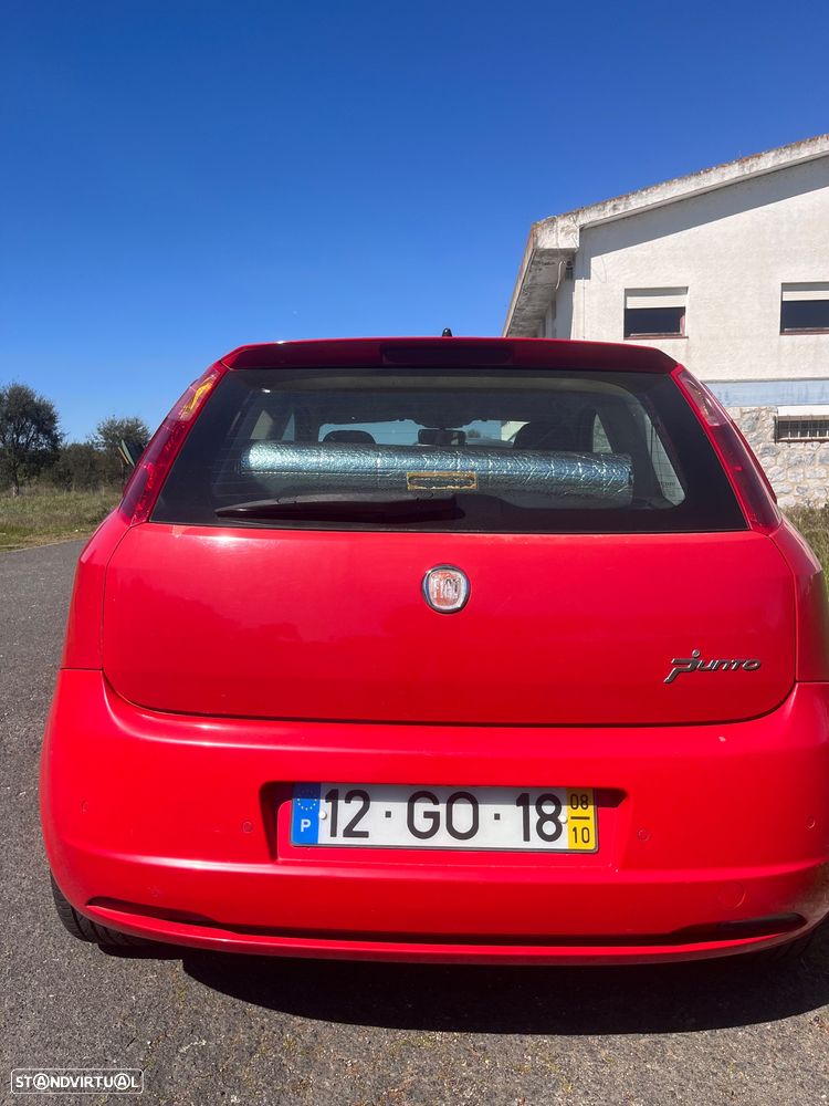 Fiat Grande Punto ver-1-2-redbull-blue-elements - 5