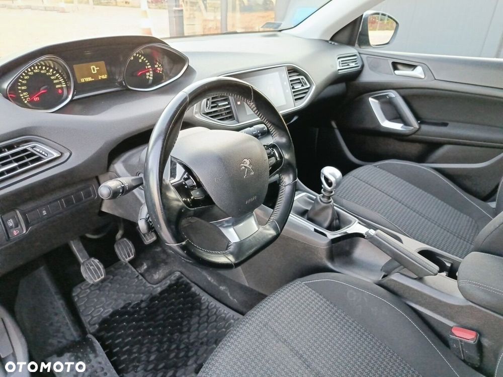 Peugeot 308 - 25