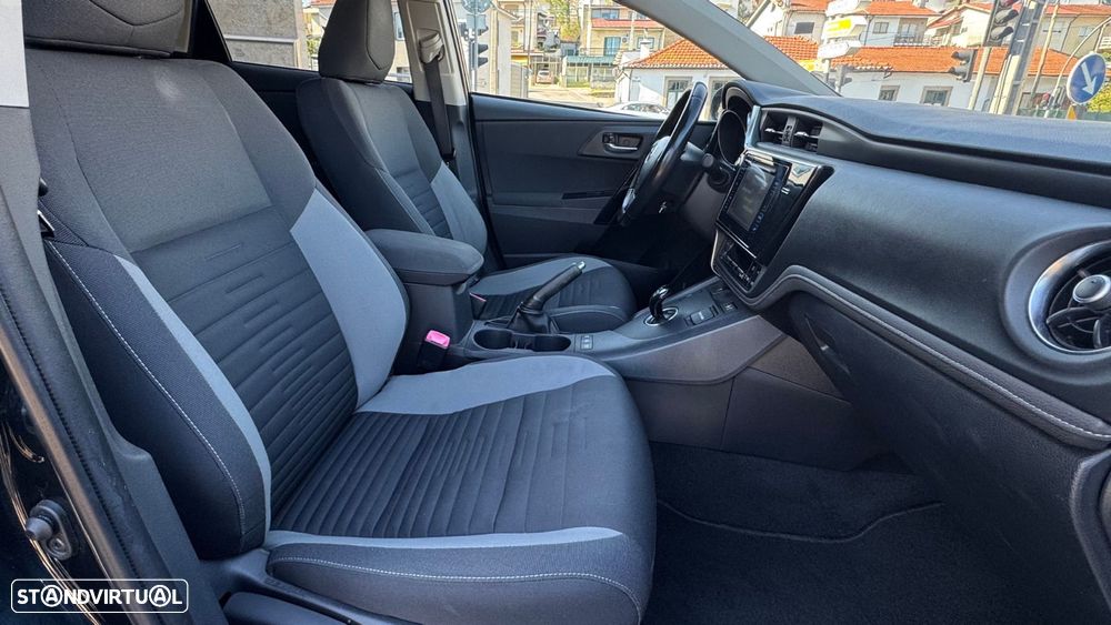 Toyota Auris 1.8 HSD Active - 13