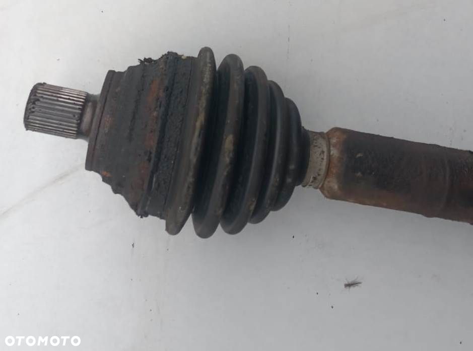 PÓŁOŚ PRAWY PRZÓD - AUDI A3/8P - 1,6 MPI/ BENZYNA - 3