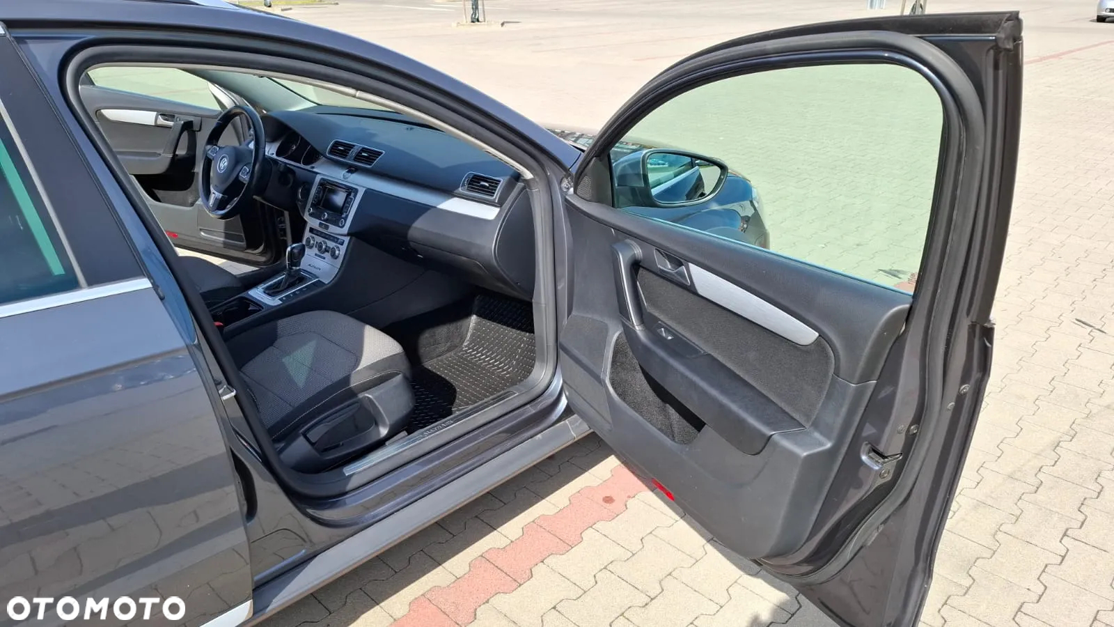 Volkswagen Passat 2.0 TDI Perfectline R-Style DSG - 4