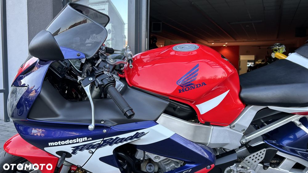 Honda CBR - 33