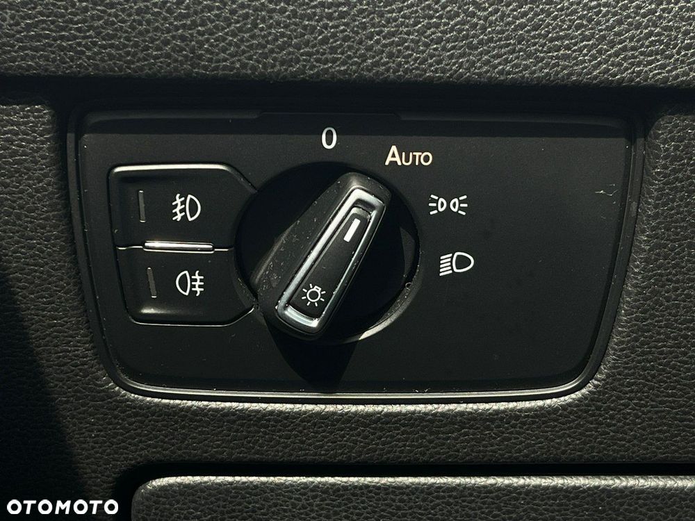 Volkswagen Passat - 14