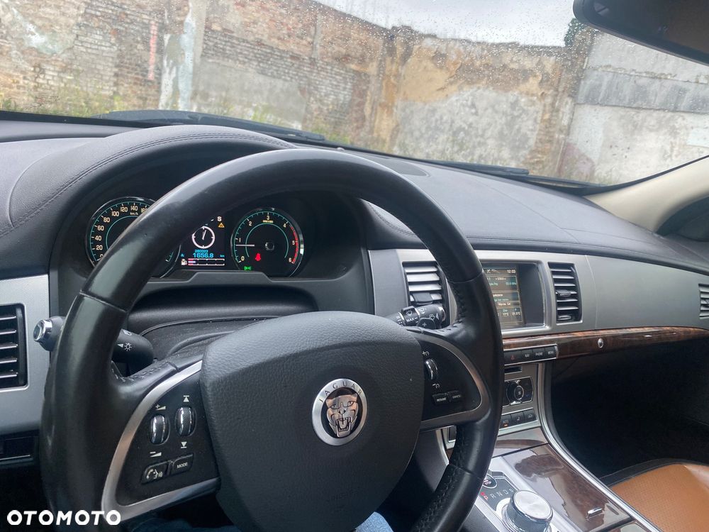 Jaguar XF 3.0 V6 D Premium Luxury - 2