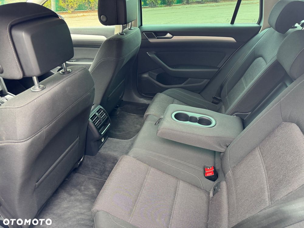 Volkswagen Passat Variant - 14