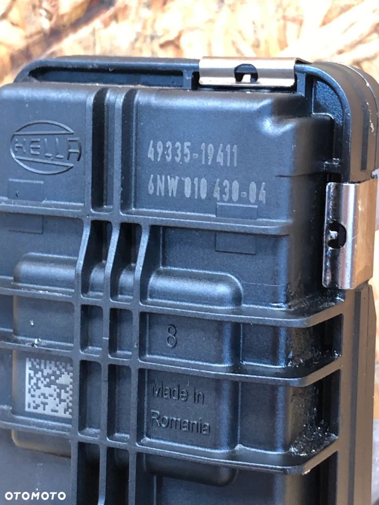 BMW N47 2.0D STEROWNIK TURBOSPRĘŻARKI NASTAWNIK TURBO 6NW010430-04 - 2