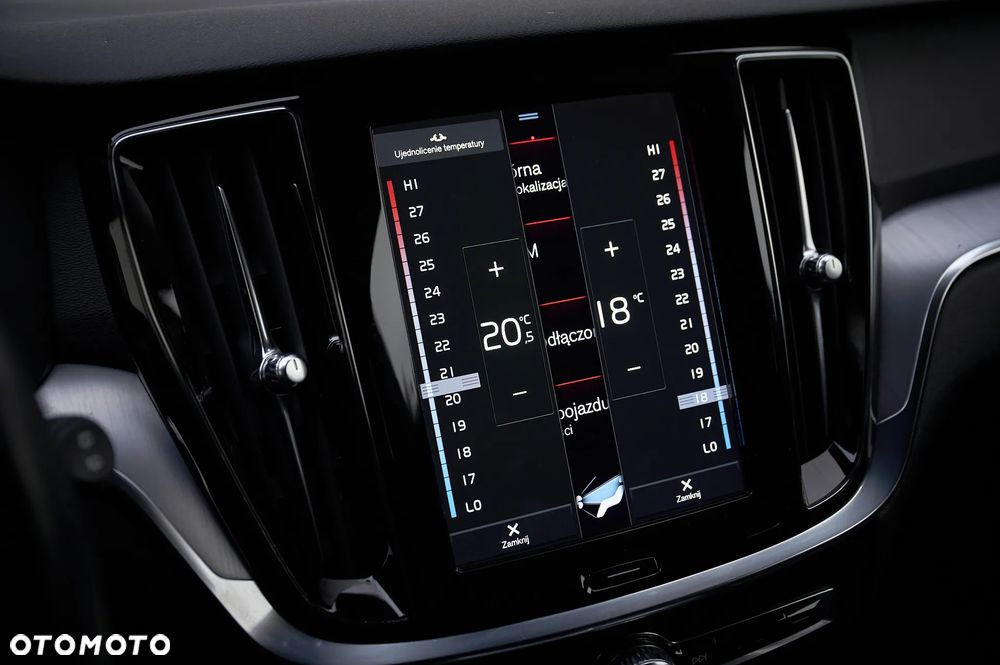 Volvo V60 B3 B Plus Dark - 33