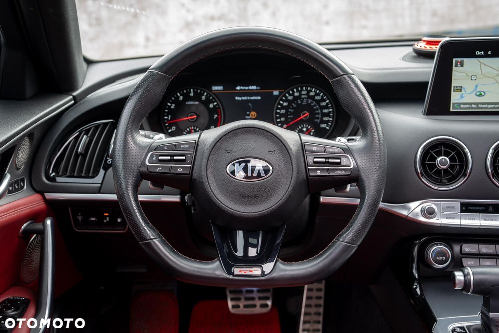 Kia Stinger - 11