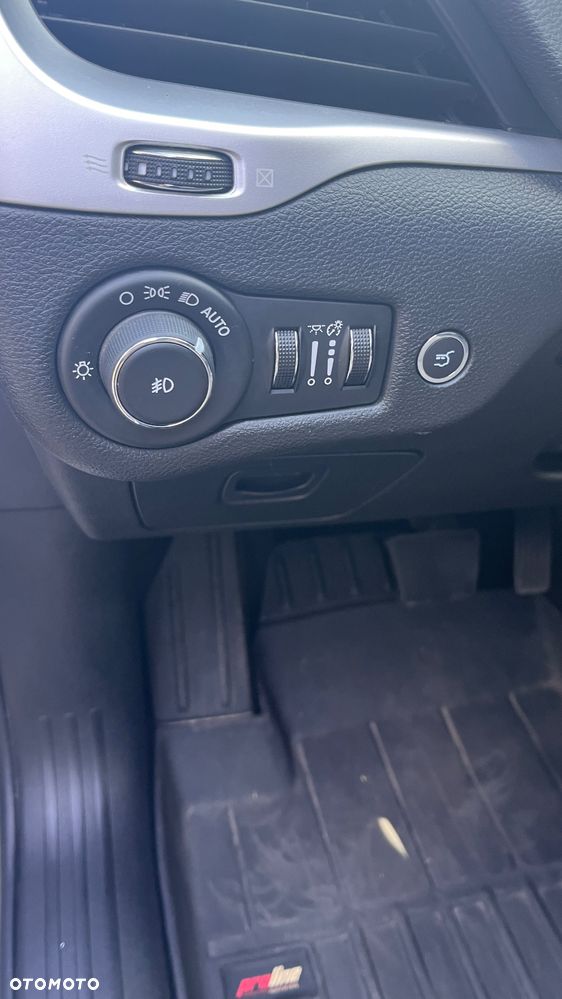 Jeep Cherokee 3.2 V6 Pentastar Active Drive I Automatik Limited - 32