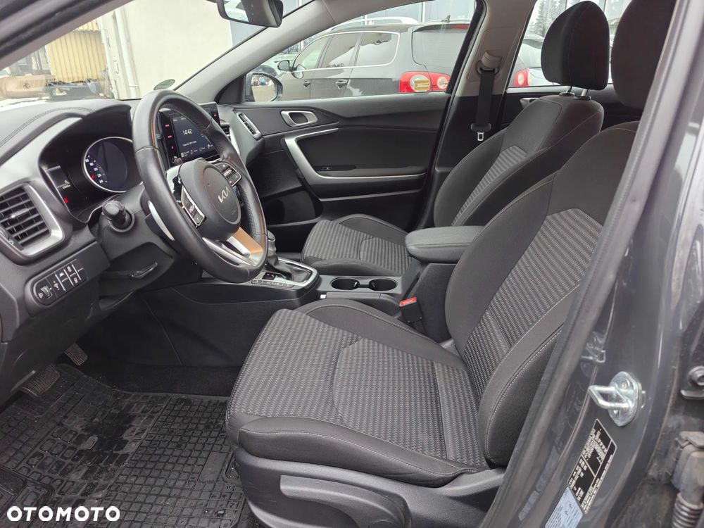 Kia Ceed 1.5 T-GDI M DCT - 11