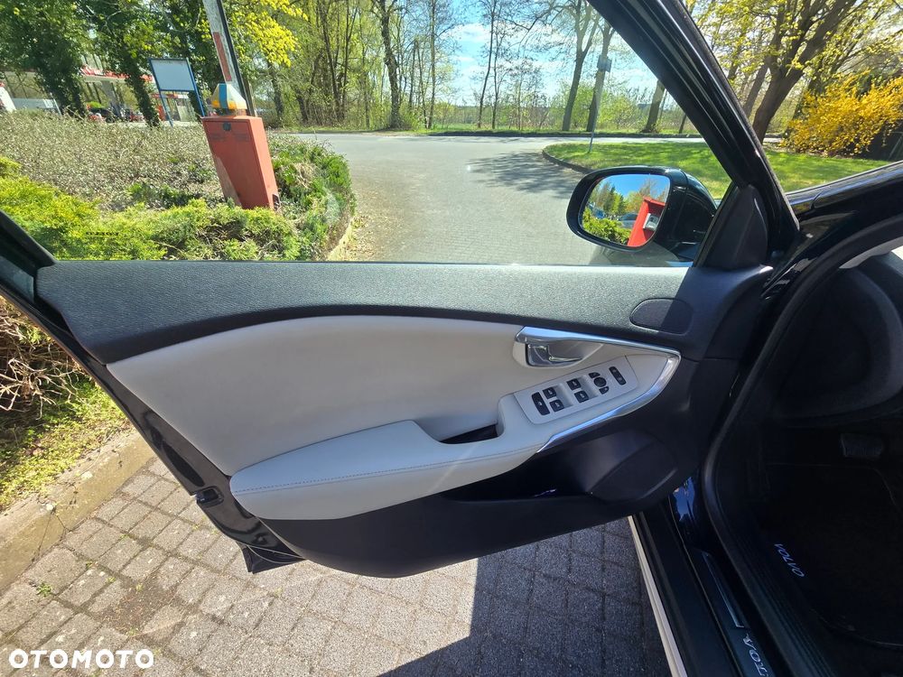 Volvo V40 D4 Geartronic Summum - 15