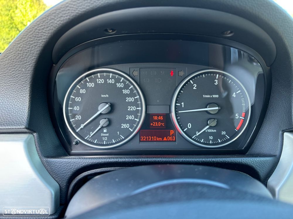 BMW 320 d Coupe Auto - 24