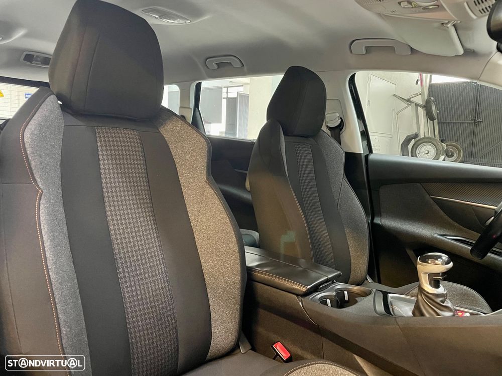 Peugeot 5008 BlueHDI 130 Allure - 30