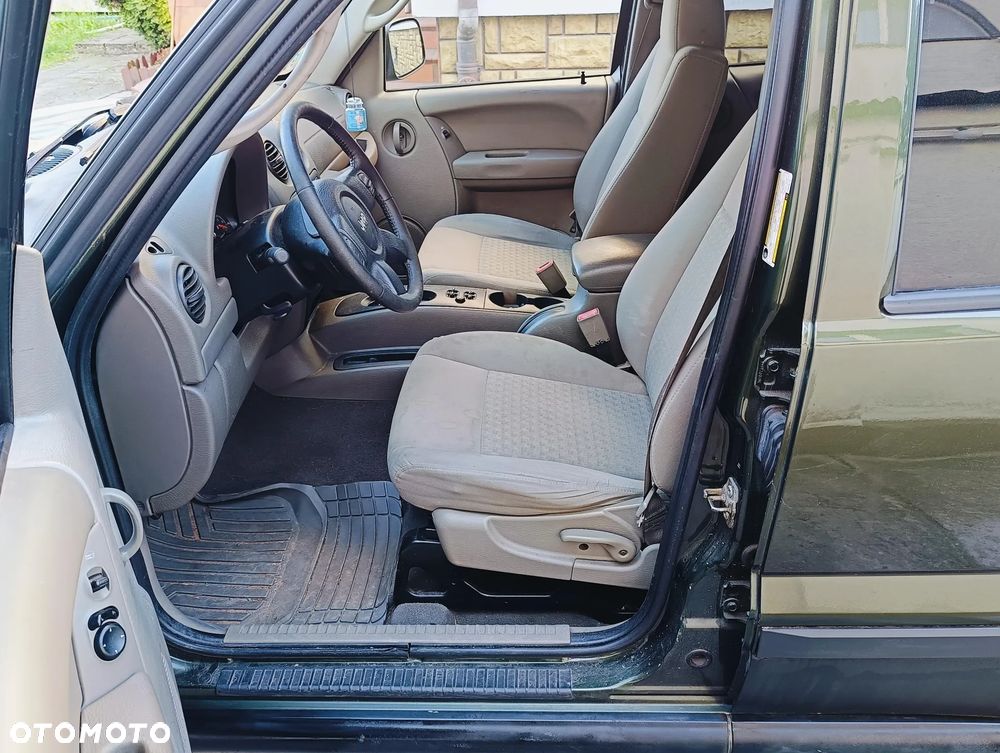 Jeep Cherokee - 19