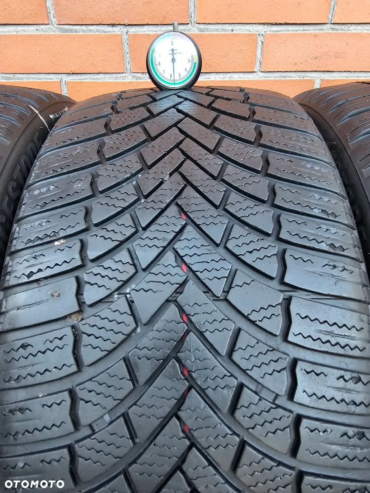 (K2) 235/40R19 96V 5,5mm 21r / Bridgestone Blizzak LM005 - 8