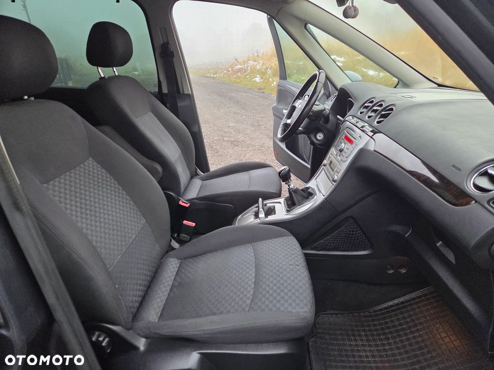 Ford Galaxy 2.0 TDCi Ghia - 16