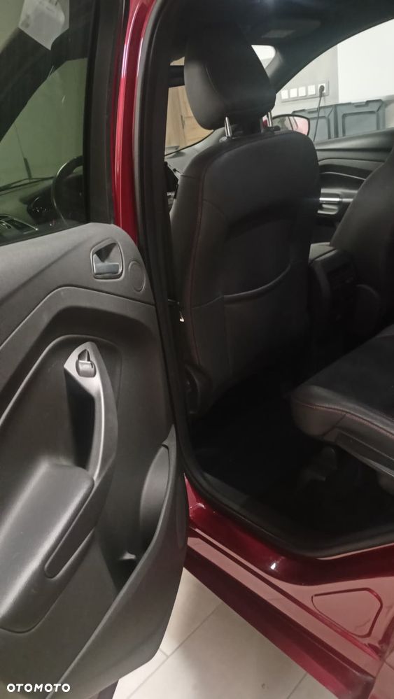 Ford Kuga - 13