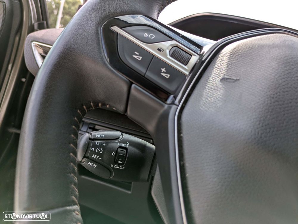 Peugeot 3008 1.5 BlueHDi Active - 11