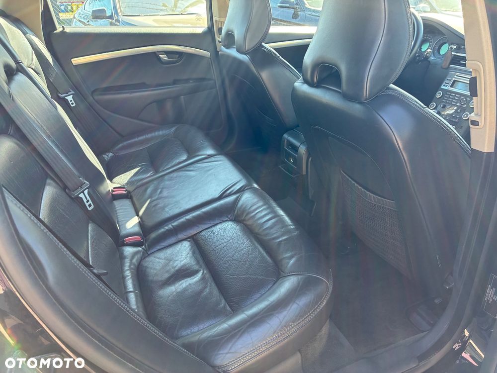 Volvo XC 70 D5 AWD Momentum - 24