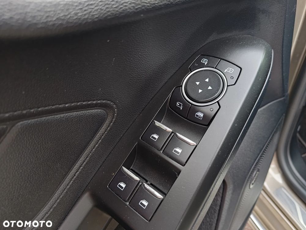 Ford Focus 2.0 EcoBlue Vignale - 37