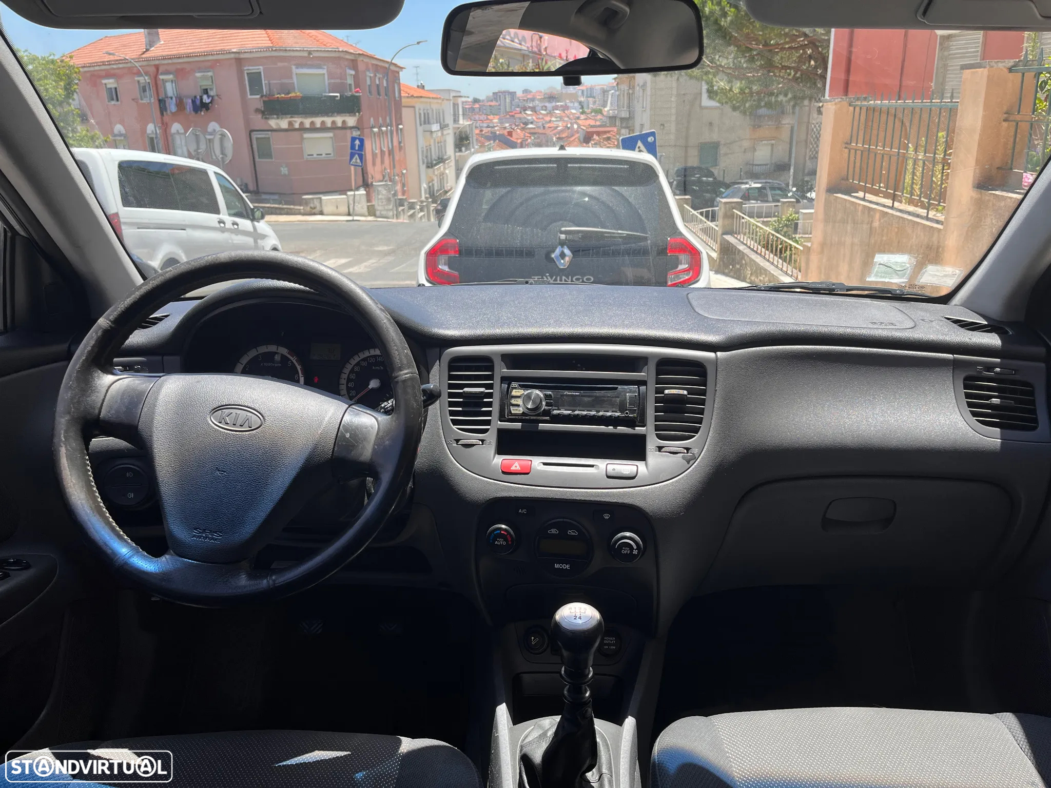 Kia Rio - 12