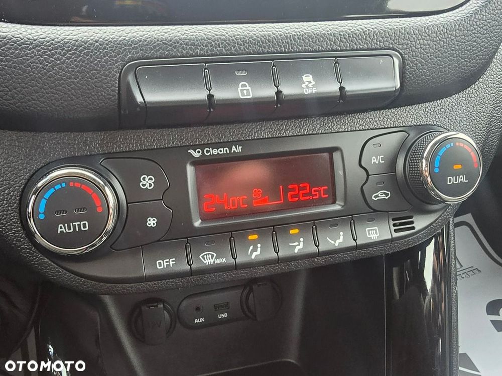 Kia Ceed - 33