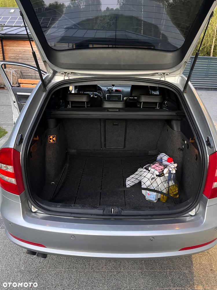 Skoda Octavia 2.0 TDI DPF RS - 10